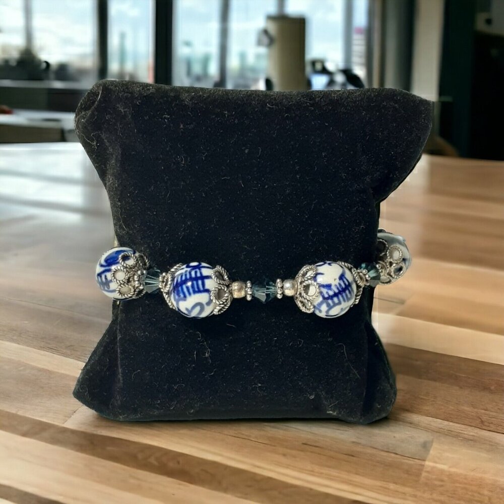 Art Glass Bracelet Blue and White Delft Beads Toggle Clasp 8"